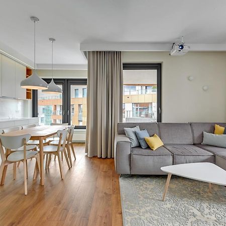 Premium Family & Business Old Town Riverside Apartment With Parking กดัญสก์ ภายนอก รูปภาพ