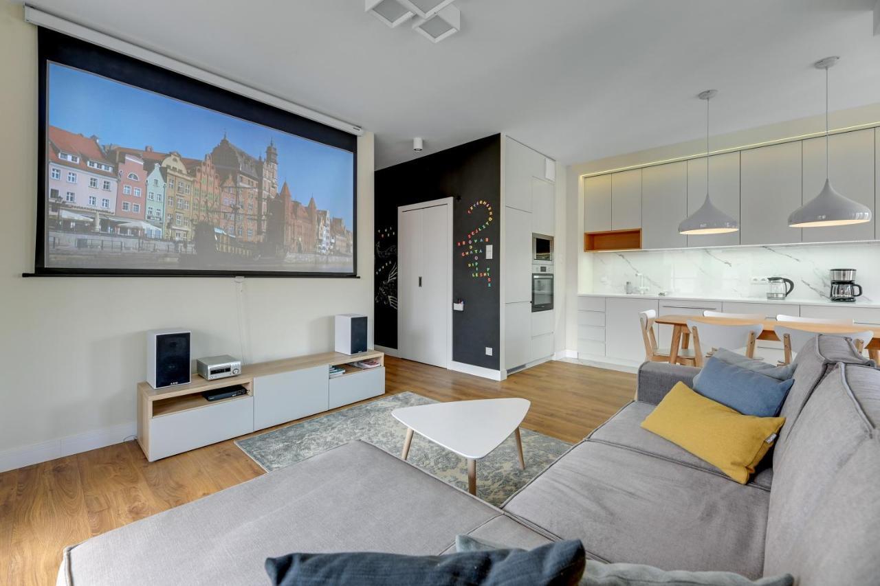 Premium Family & Business Old Town Riverside Apartment With Parking กดัญสก์ ภายนอก รูปภาพ