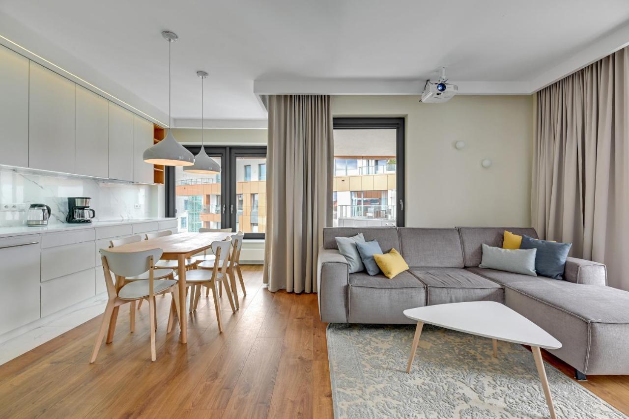 Premium Family & Business Old Town Riverside Apartment With Parking กดัญสก์ ภายนอก รูปภาพ